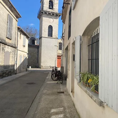Charmante Maison De Village Avec Patio Fourques 10 Minutes A Pied D'arles Holiday home